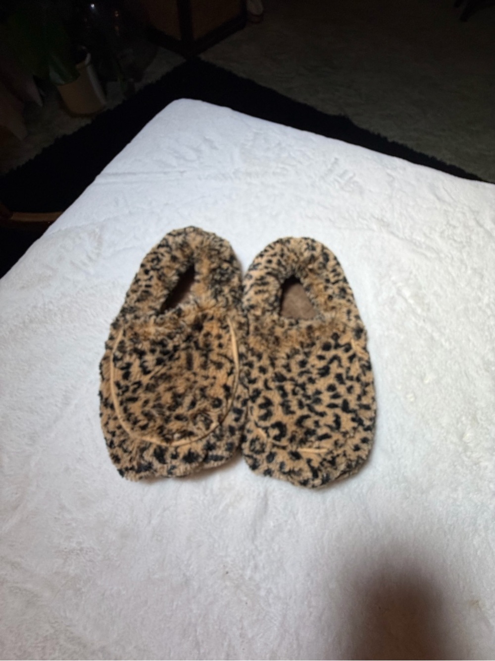 Leopard-Print Faux Fur Slippers for Women - Tan/Black